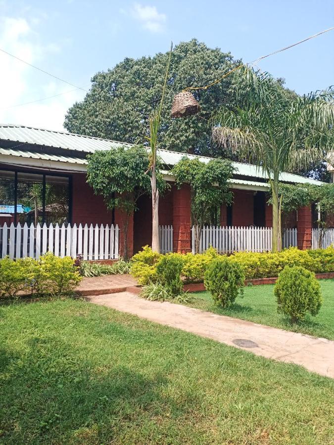 Hotel Oakwood Mahābaleshwar Esterno foto