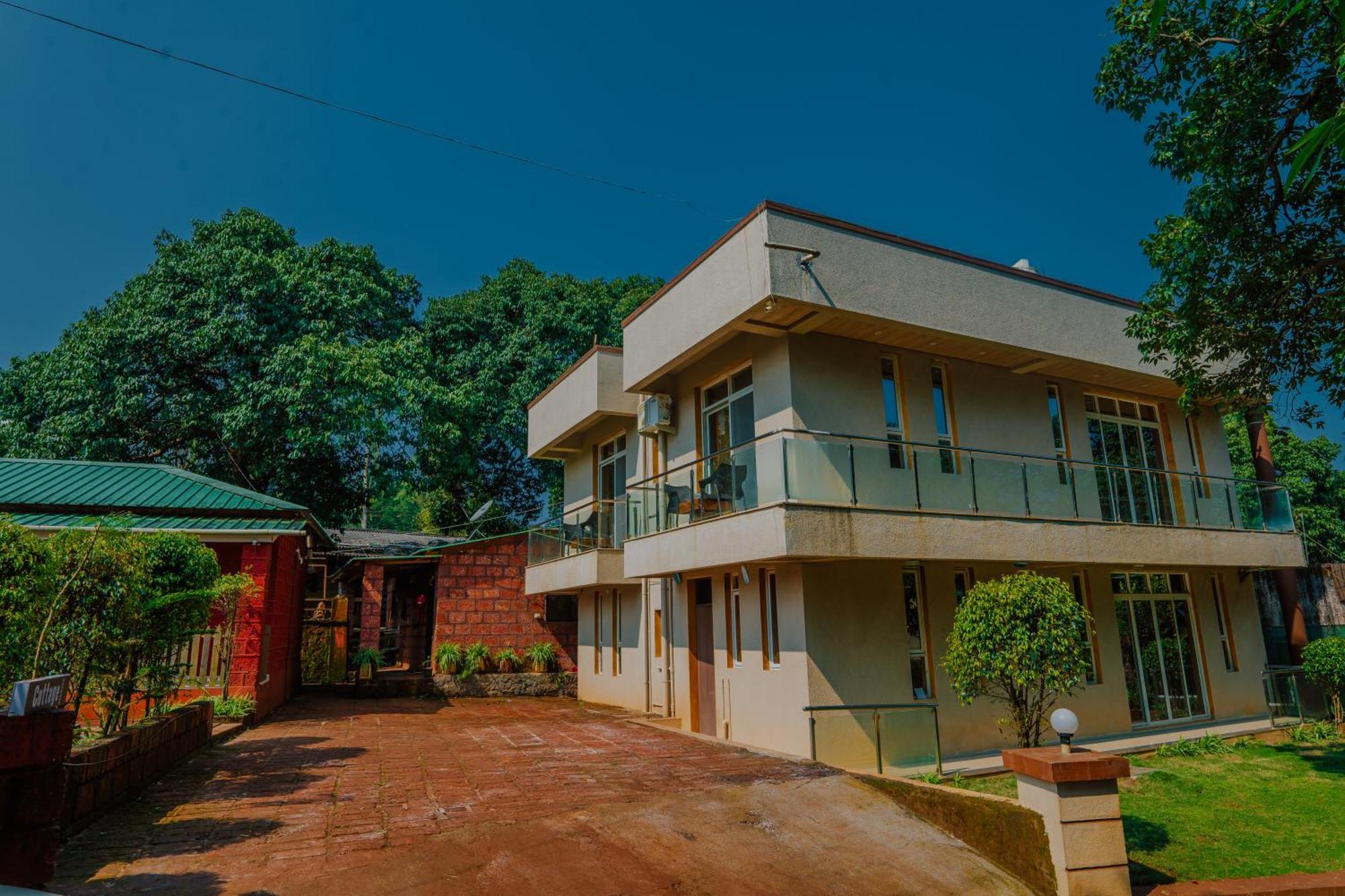 Hotel Oakwood Mahābaleshwar Esterno foto