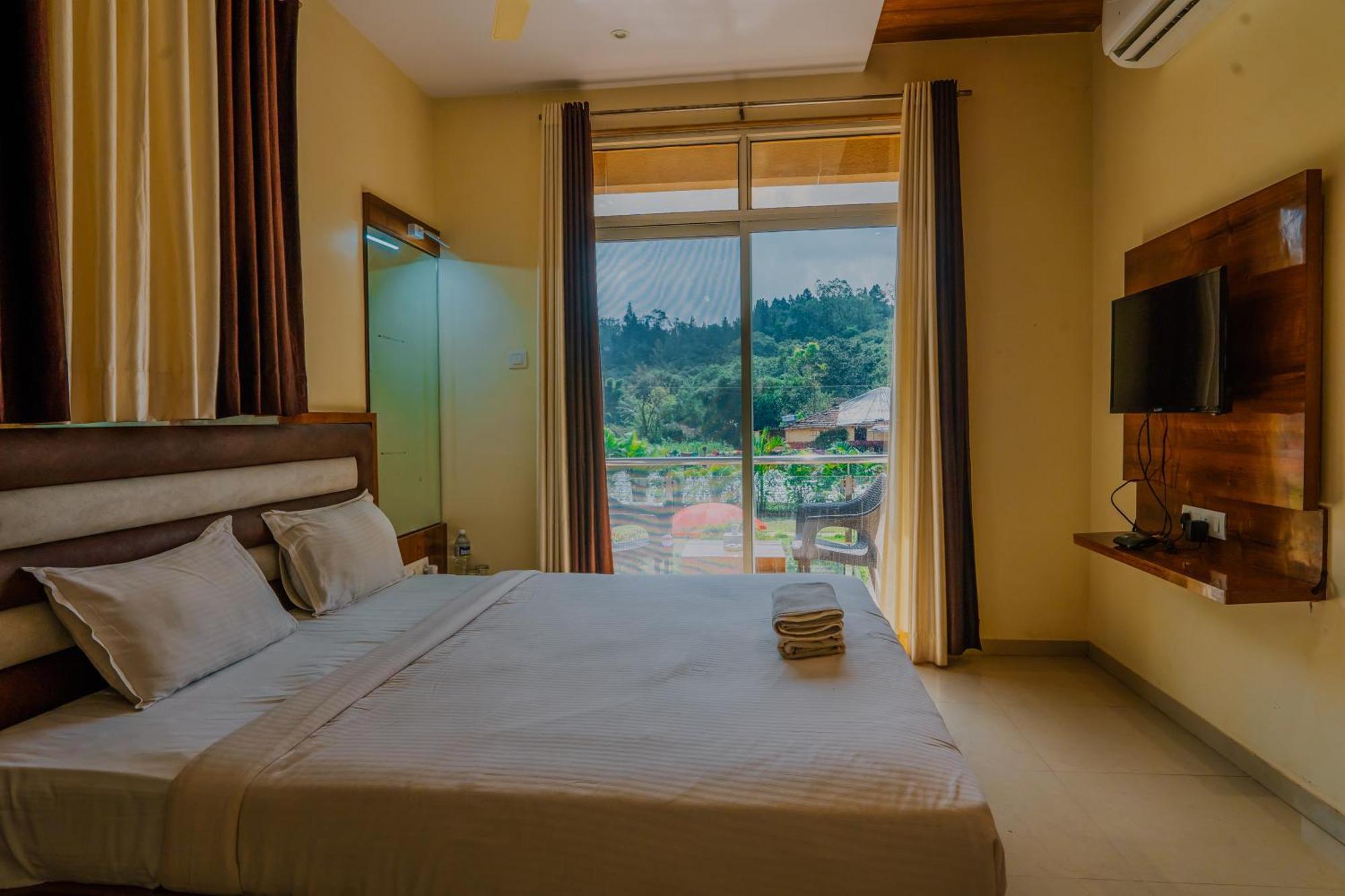 Hotel Oakwood Mahābaleshwar Esterno foto
